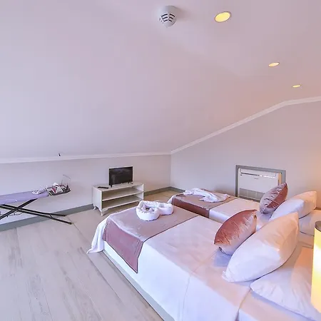 Samira & Aparts & Kalkan