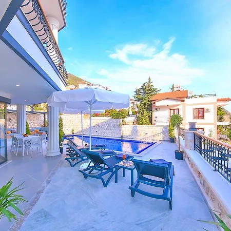 Samira & Aparts & 3* Kalkan